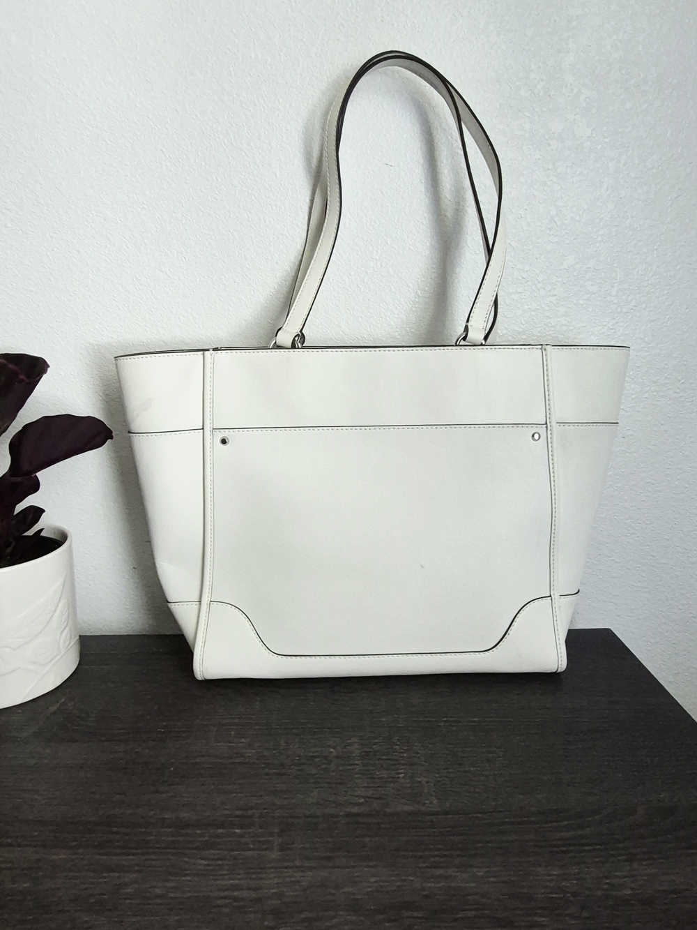 Michael Kors Harrison Large White Leather Tote Bag - Picture 4 of 6